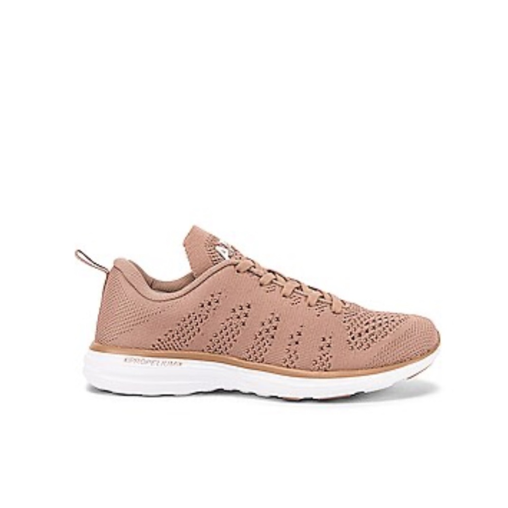 APL Techloom Pro Sneaker in Almond & White Sz 8